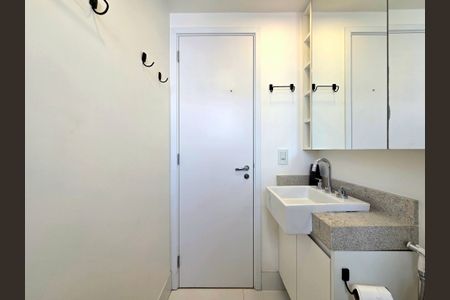 Apartamento à venda com 74m², 2 quartos e 1 vagaBanheiro da Suíte 1