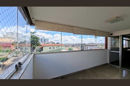 Apartamento para alugar com 4 quartos, 230m² em Palmares, Belo Horizonte