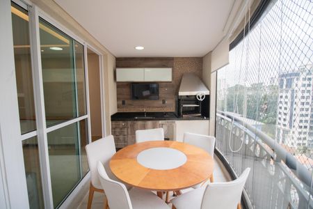 Apartamento para alugar com 4 quartos, 130m² em Santa Terezinha, São Paulo