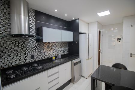 Apartamento para alugar com 130m², 4 quartos e 3 vagas