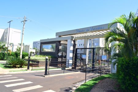 Apartamento para alugar com 50m², 2 quartos e sem vagaFachada e portaria