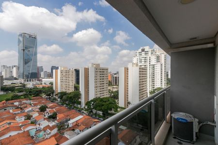 Varanda de kitnet/studio para alugar com 1 quarto, 44m² em Santo Amaro, São Paulo