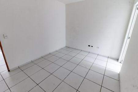 Quarto de casa para alugar com 1 quarto, 30m² em Jardim Maria Rosa, Taboão da Serra