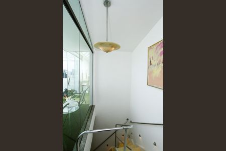 Studio à venda com 76m², 1 quarto e 1 vagaEscada