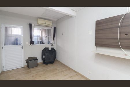 Sala de casa para alugar com 2 quartos, 70m² em Vila Nova Carolina, São Paulo