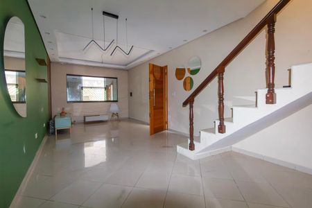 Sala de casa para alugar com 3 quartos, 175m² em Jardim Textil, São Paulo