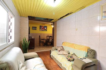 Sala de casa para alugar com 2 quartos, 51m² em Jardim Sabará, Porto Alegre