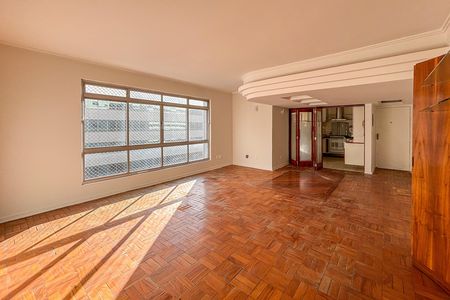 Apartamento para alugar com 174m², 3 quartos e sem vaga