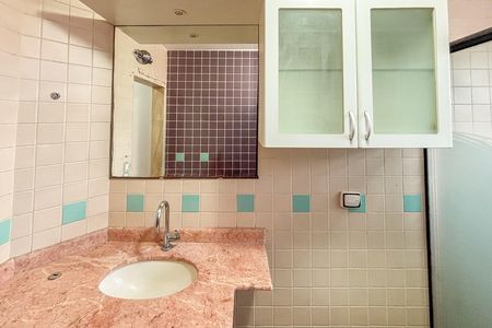 Apartamento para alugar com 174m², 3 quartos e sem vaga
