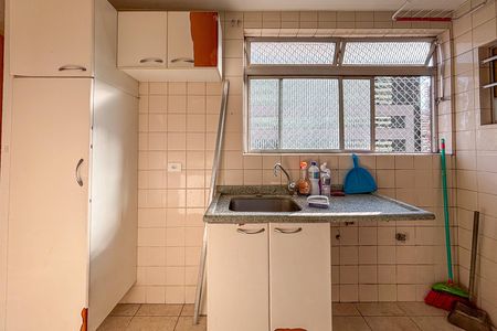 Apartamento para alugar com 174m², 3 quartos e sem vaga