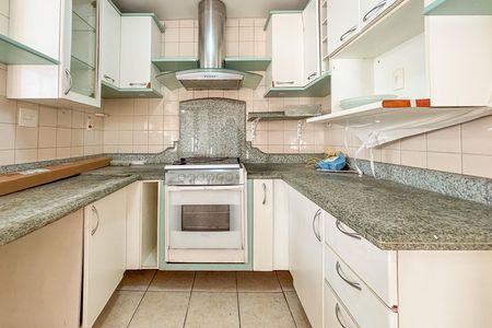 Apartamento para alugar com 174m², 3 quartos e sem vaga