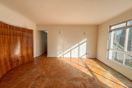 Apartamento para alugar com 174m², 3 quartos e sem vaga