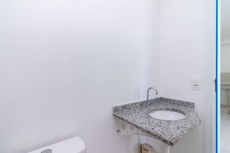 Apartamento para alugar com 34m², 2 quartos e sem vagaBanheiro