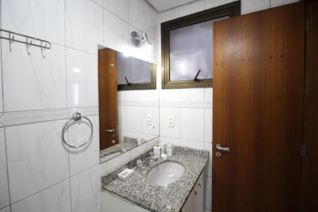 Apartamento à venda com 81m², 3 quartos e 2 vagasBanheiro