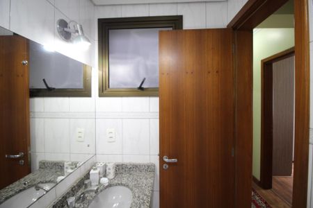 Apartamento à venda com 81m², 3 quartos e 2 vagasBanheiro