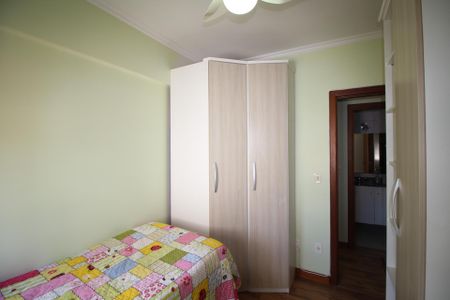 Apartamento à venda com 81m², 3 quartos e 2 vagasQuarto 2
