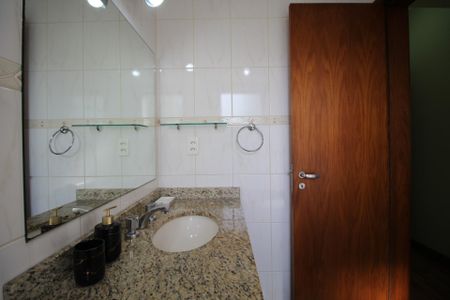 Apartamento à venda com 81m², 3 quartos e 2 vagasBanheiro da Suíte 1