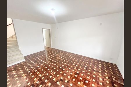 Casa para alugar com 174m², 3 quartos e 2 vagasSala