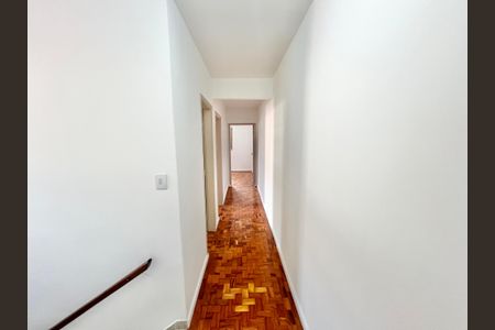 Casa para alugar com 174m², 3 quartos e 2 vagasCorredor