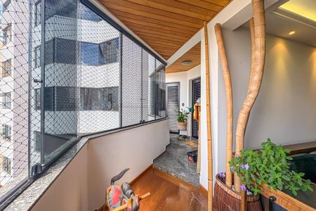 Apartamento à venda com 148m², 3 quartos e 3 vagasVaranda Integrada