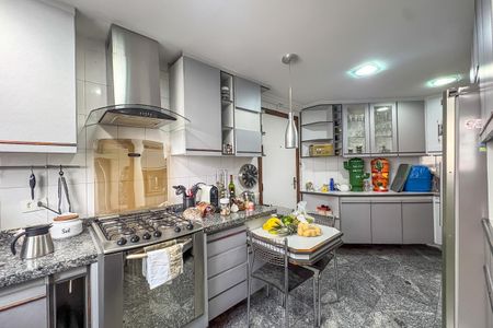 Apartamento à venda com 148m², 3 quartos e 3 vagasCozinha