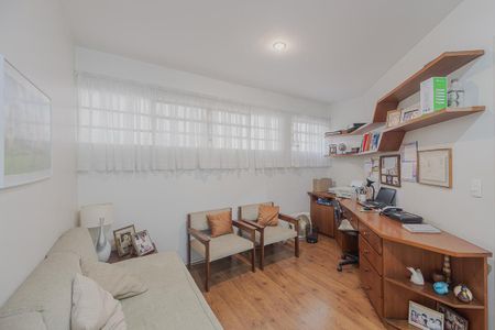 Apartamento à venda com 205m², 3 quartos e 2 vagasEscritório