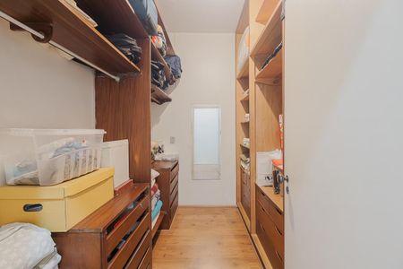 Apartamento à venda com 205m², 3 quartos e 2 vagasCloset da suíte