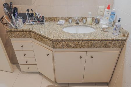 Apartamento à venda com 205m², 3 quartos e 2 vagasBanheiro