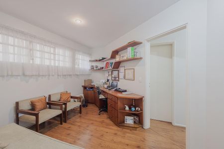 Apartamento à venda com 205m², 3 quartos e 2 vagasEscritório