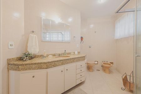 Apartamento à venda com 205m², 3 quartos e 2 vagasBanheiro da Suíte