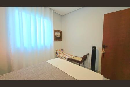 Casa de condomínio à venda com 140m², 3 quartos e 2 vagasSuíte