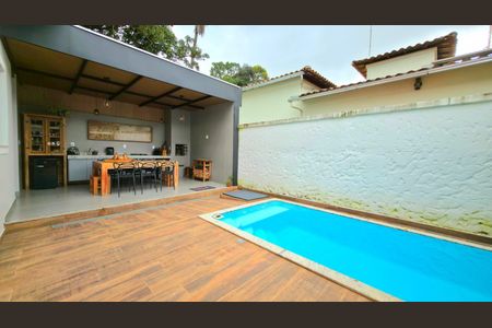 Casa de condomínio à venda com 140m², 3 quartos e 2 vagasÁrea comum