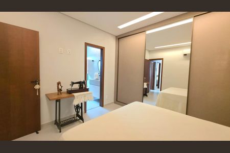 Casa de condomínio à venda com 140m², 3 quartos e 2 vagasSuíte 2