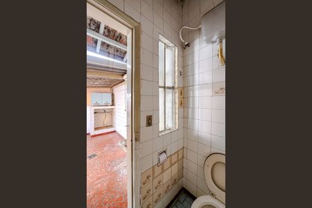 Casa para alugar com 80m², 2 quartos e 2 vagas Casa para alugar com 80m², 2 quartos e 2 vagasBanheiro da Área externa