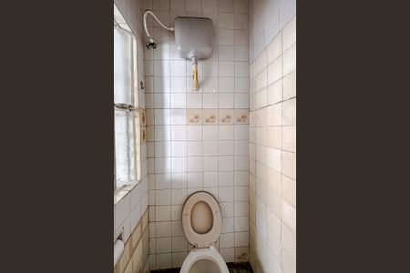 Casa para alugar com 80m², 2 quartos e 2 vagas Casa para alugar com 80m², 2 quartos e 2 vagasBanheiro da Área externa