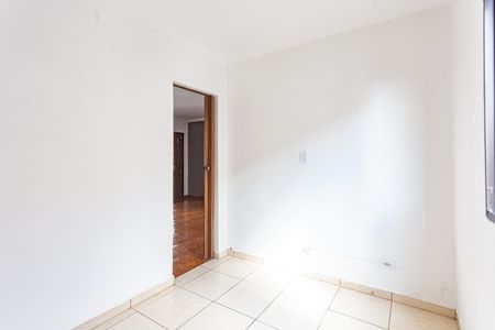 Quarto 2 de apartamento para alugar com 2 quartos, 42m² em Parque Bristol, São Paulo