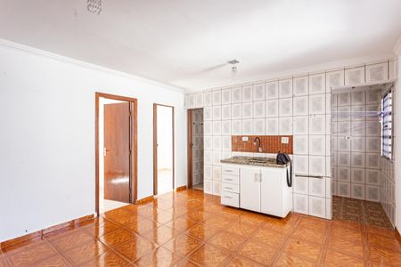 Sala / Cozinha de apartamento para alugar com 2 quartos, 42m² em Parque Bristol, São Paulo