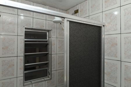 Banheiro de casa para alugar com 1 quarto, 50m² em Jardim Gianetti, São Paulo