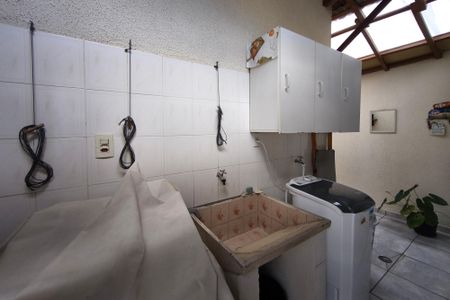 Casa à venda com 213m², 3 quartos e 2 vagasÁrea de Serviço