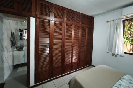 Casa à venda com 213m², 3 quartos e 2 vagasQuarto Suíte