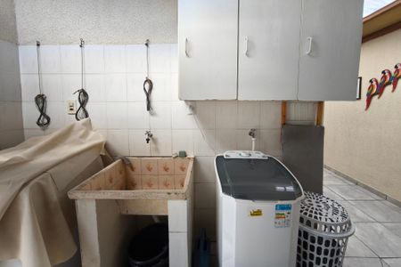 Casa à venda com 213m², 3 quartos e 2 vagasÁrea de Serviço