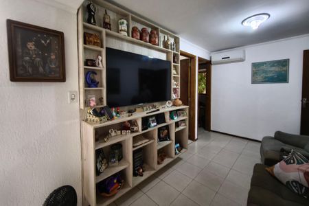 Casa à venda com 213m², 3 quartos e 2 vagasSala de TV