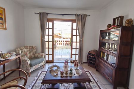 Casa à venda com 213m², 3 quartos e 2 vagasSala de Estar