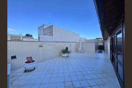 Apartamento à venda com 323m², 4 quartos e 4 vagas Apartamento à venda com 323m², 4 quartos e 4 vagasTerraço