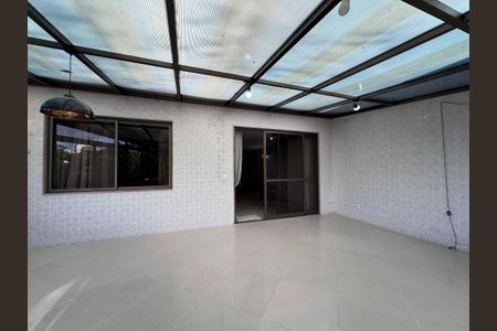 Apartamento à venda com 323m², 4 quartos e 4 vagas Apartamento à venda com 323m², 4 quartos e 4 vagasVaranda