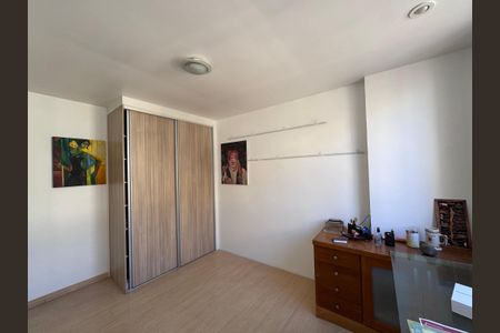 Apartamento à venda com 323m², 4 quartos e 4 vagas Apartamento à venda com 323m², 4 quartos e 4 vagasQuarto 1