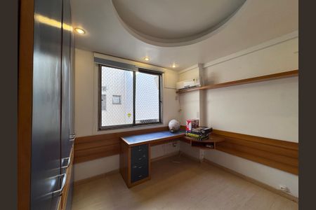 Apartamento à venda com 323m², 4 quartos e 4 vagas Apartamento à venda com 323m², 4 quartos e 4 vagasQuarto 2