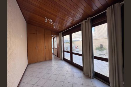 Apartamento à venda com 323m², 4 quartos e 4 vagas Apartamento à venda com 323m², 4 quartos e 4 vagasSala