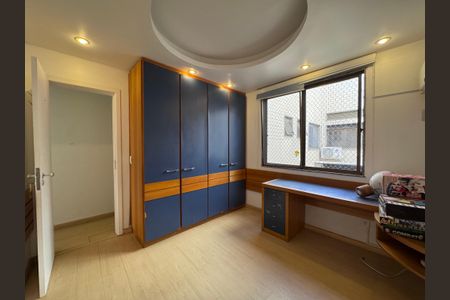 Apartamento à venda com 323m², 4 quartos e 4 vagas Apartamento à venda com 323m², 4 quartos e 4 vagasQuarto 2