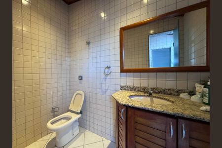 Apartamento à venda com 323m², 4 quartos e 4 vagas Apartamento à venda com 323m², 4 quartos e 4 vagasTerraço